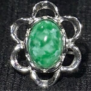 Vintage Sarah Coventry Green Cabochon Silver Tone Adjustable Flower Ring